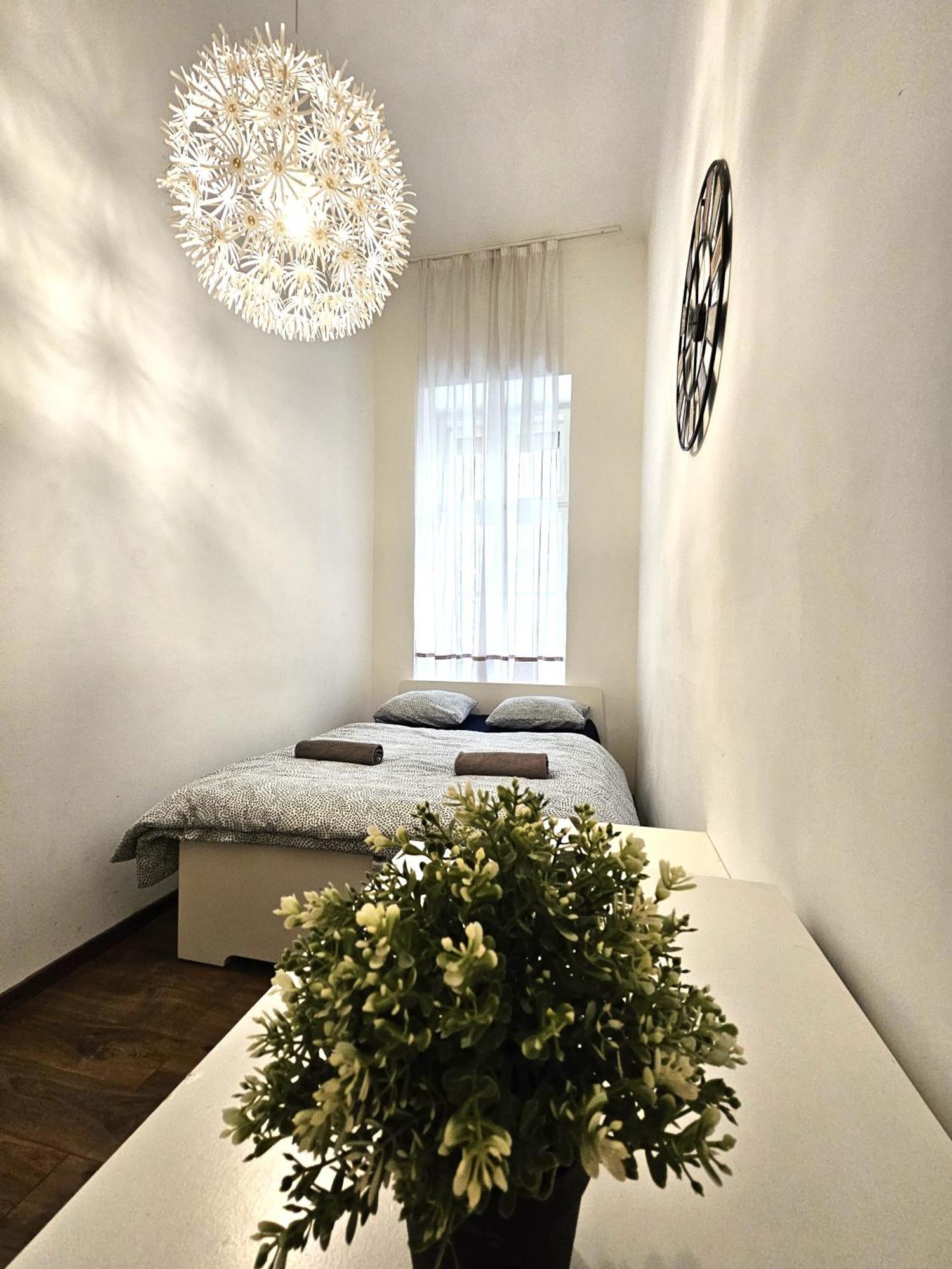 Modern 2 Bedrooms Flat In The Center *